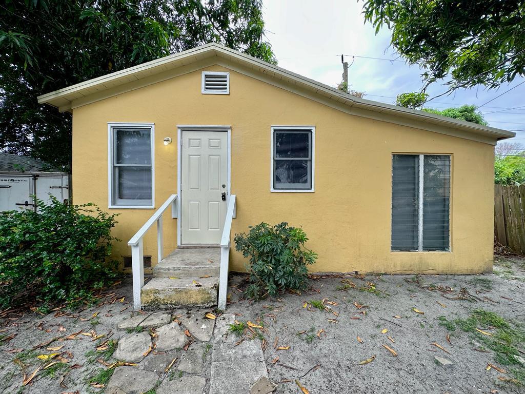 Primary Photo - 512 El Vedado