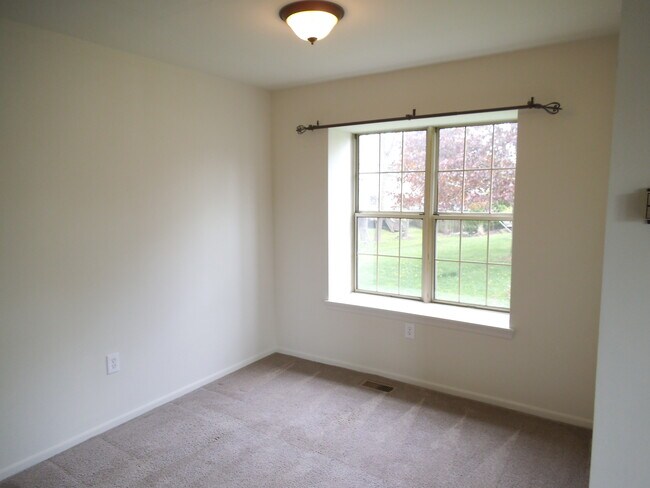 Foto del edificio - 322 Kent Ln