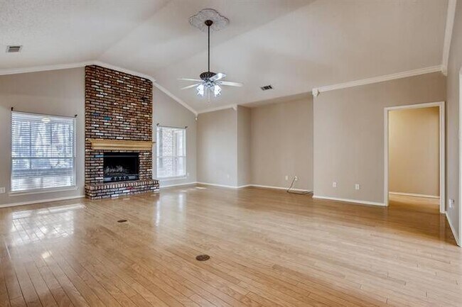 Building Photo - 1050 Oak Hollow Ln, Combine, TX, 75159