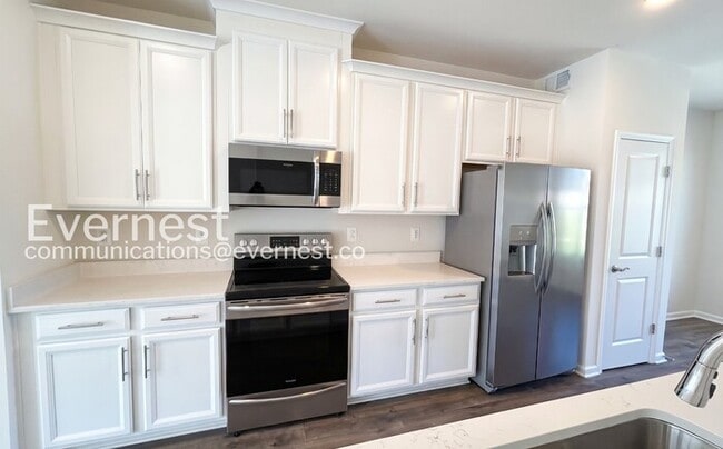 Building Photo - 1809 Noyack Ln