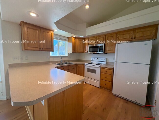 Building Photo - 1150 Kingswood Cir