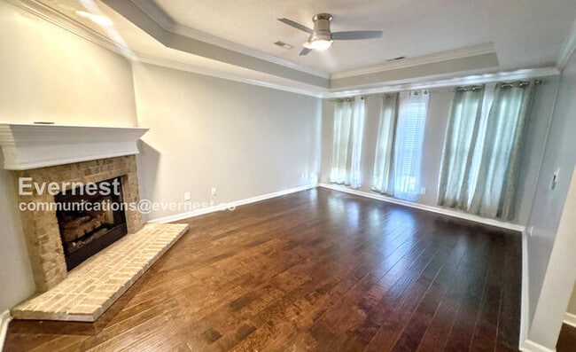 Foto del edificio - Charming 3-Bedroom Home with Garage / Pet-...