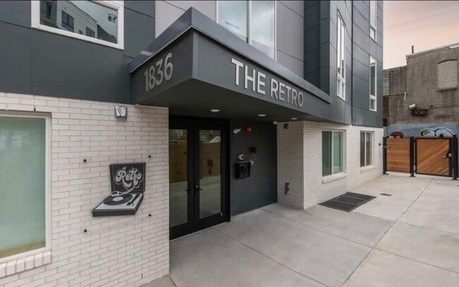 Building Photo - 1836 E York St