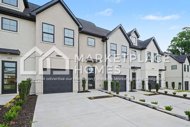 Photo - 103 Taverly Dr House