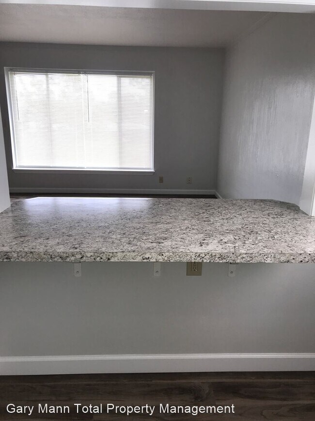 Building Photo - 2 br, 1 bath House - 609 Crest Drive