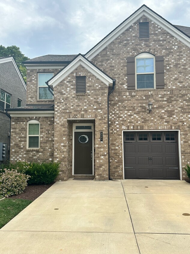 Primary Photo - 3103 Defilade Dr