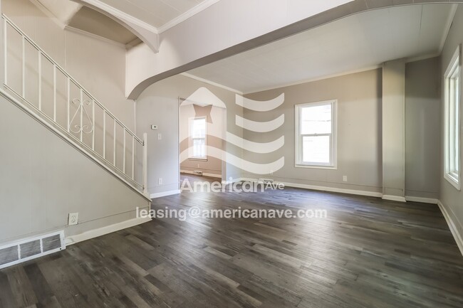 Building Photo - 617 Nicholas St