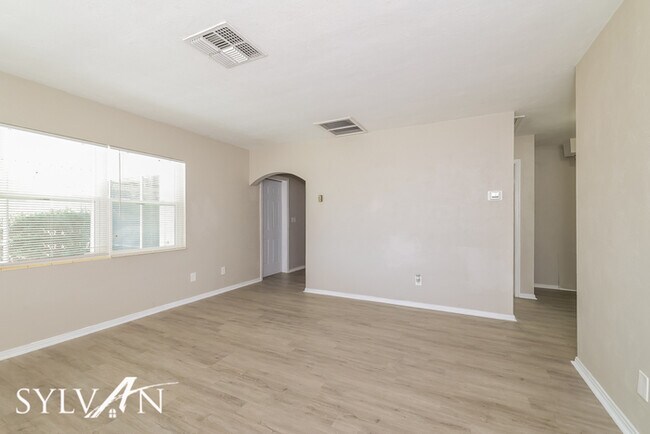 Building Photo - The living is easy in this 3 bedroom, 2 ba...