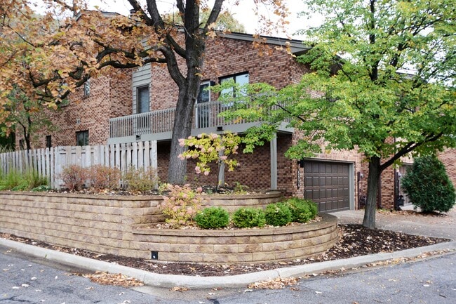Foto del edificio - 5536 Village Dr