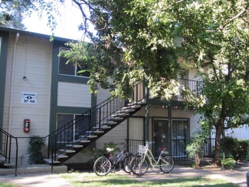Building Photo - 621 Pomona Ave