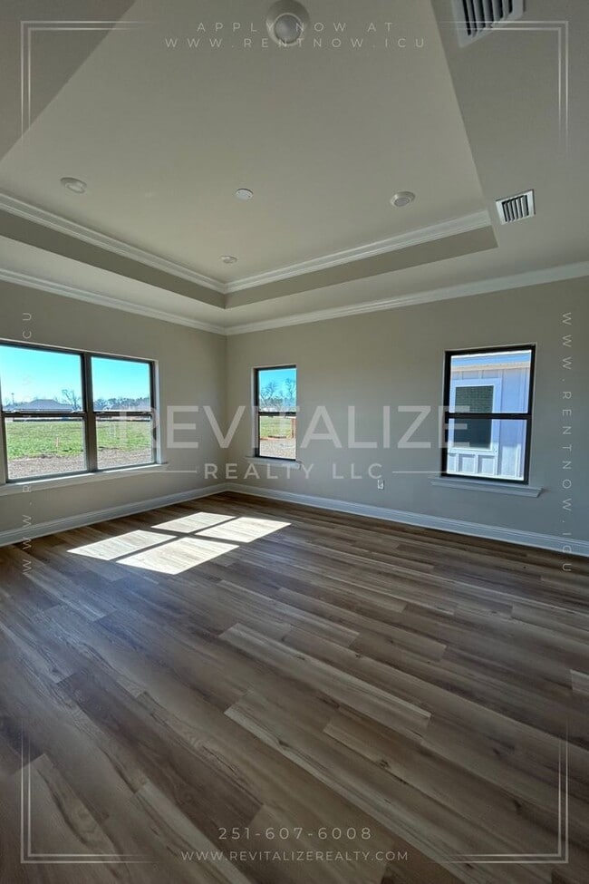 Building Photo - Brand-New 5BR Fairhope Home on Corner Lot with Garage