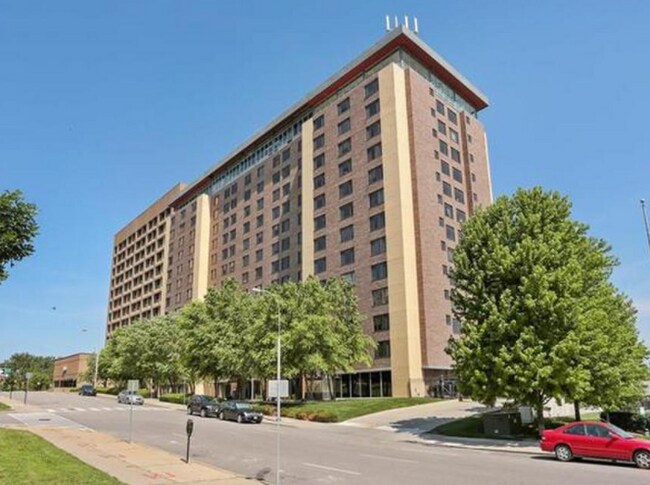 Foto del edificio - 600 E 8th St