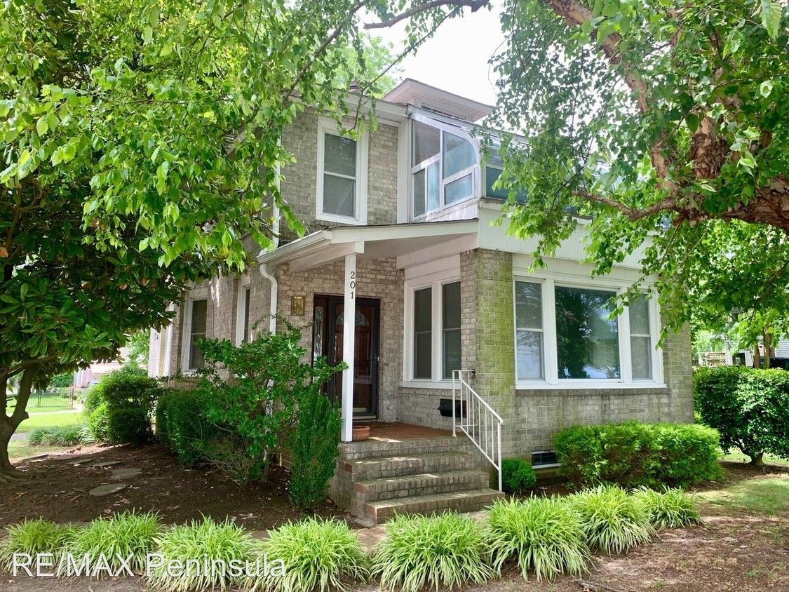 Primary Photo - 4 br, 3 bath House - 201 Chesapeake Avenue