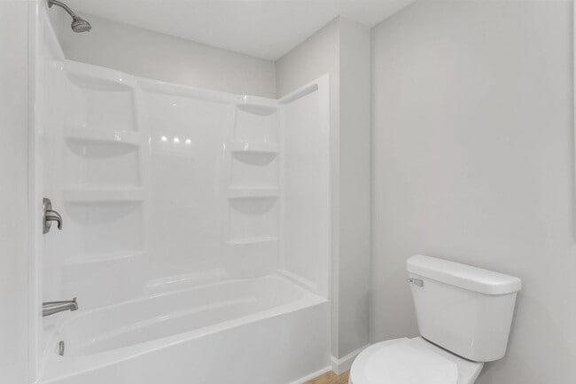 Foto del edificio - 57025 Greenlawn Ave