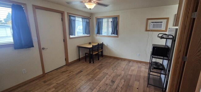 Foto del edificio - 1150 E Jackson St