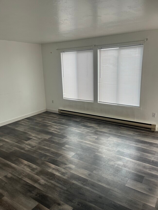 Foto del edificio - Vernal 4 Plex