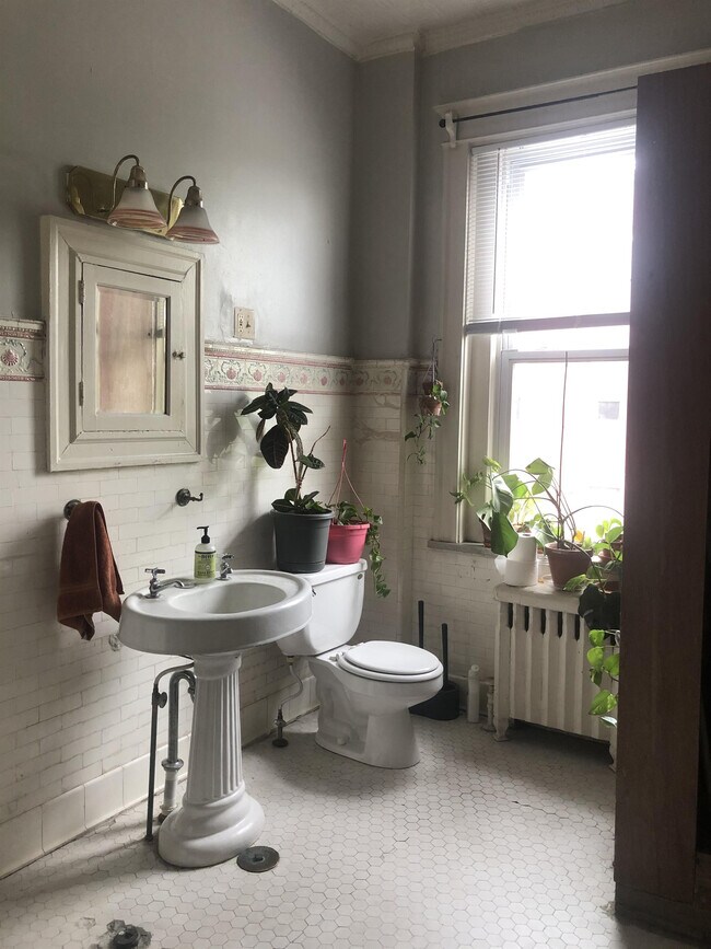 Foto del edificio - 2845 N Calvert St