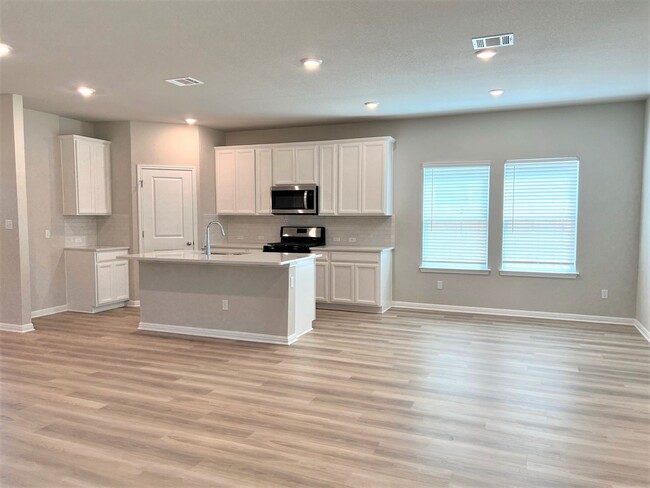 Foto del edificio - 3/2.5  Home + Office near downtown Hutto