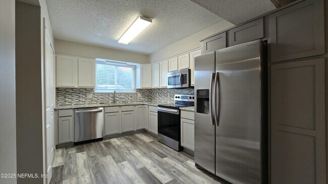 Building Photo - 11613 McCormick Rd