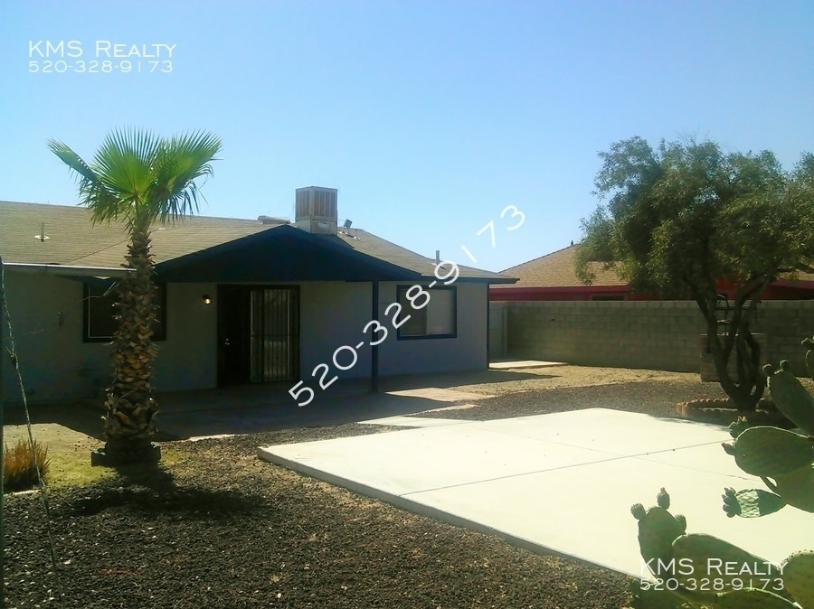 Primary Photo - 2 bedroom 1 bath House - OWNER/AGENT