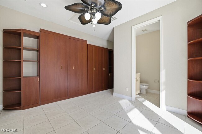 Building Photo - 1012 SE 5th Terrace