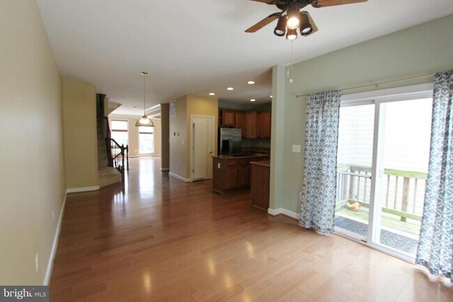 Foto del edificio - 8170 McCauley Way