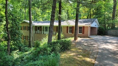Building Photo - 6525 Williamson Dr NE