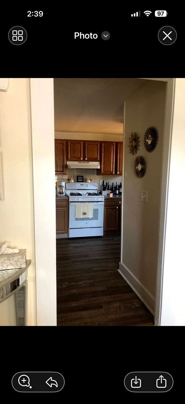 Building Photo - 52 Marlborough Ave