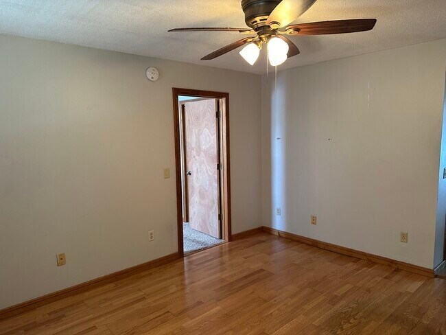 Building Photo - 355 3rd St