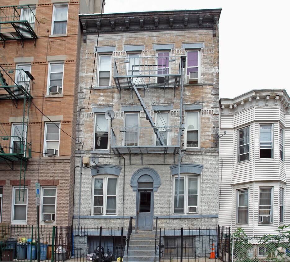 Building Photo - 536 27th St