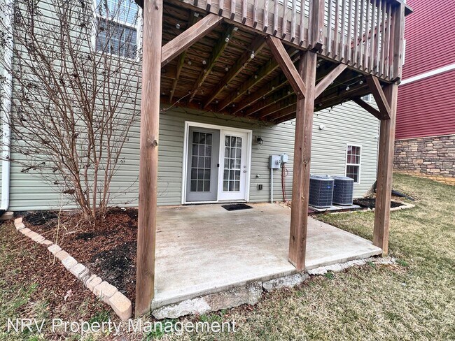 Building Photo - 4 br, 3 bath House - 290 Roudabush Drive NW