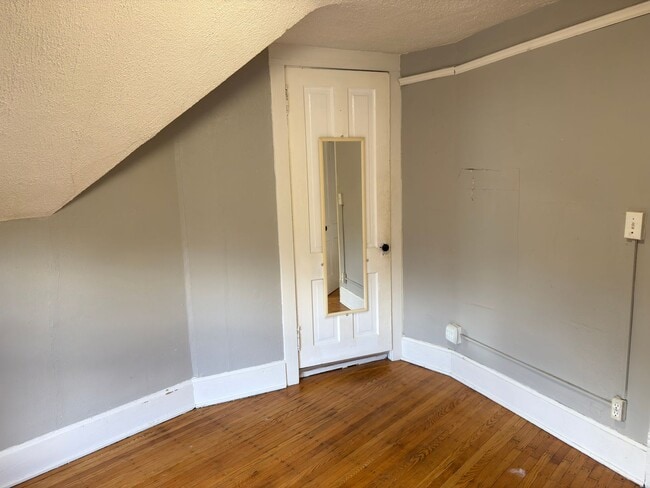 Building Photo - 790 Dayton Ave