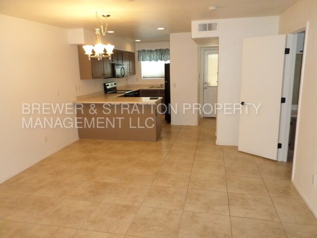 Foto del edificio - 860 N MCQUEEN Rd