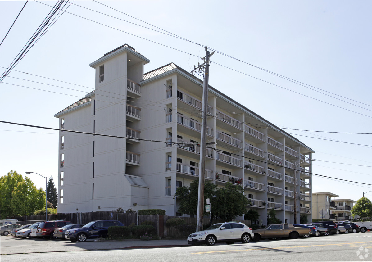 Building Photo - Baywood Apartments