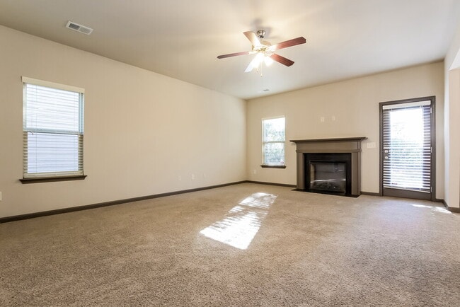 Building Photo - 631 Sweet Ashley Way