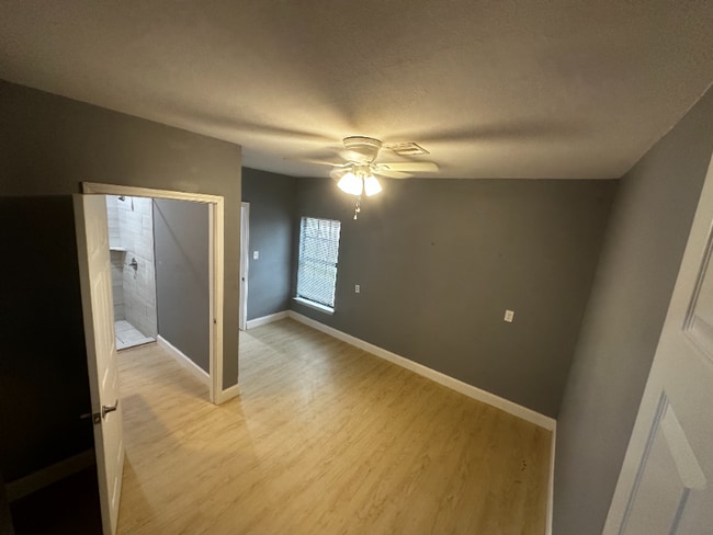 Foto del edificio - 8906 Lockwood Dr