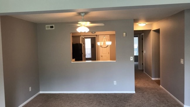 Building Photo - Renovated 2 BR 2BA Condo in Sharonville