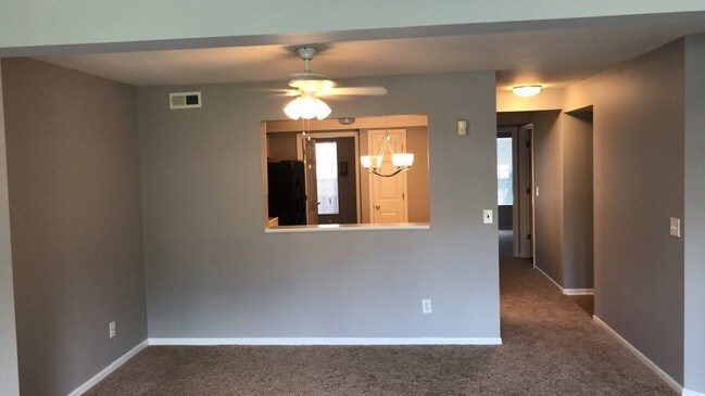 Foto del edificio - Renovated 2 BR 2BA Condo in Sharonville