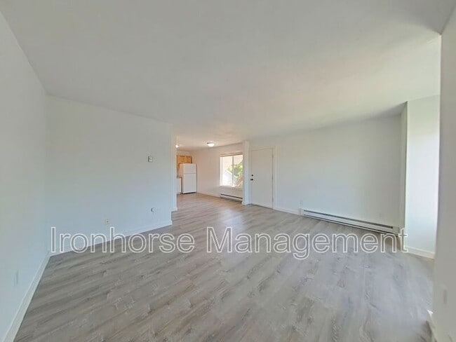 Building Photo - 119 S 15th Ave
