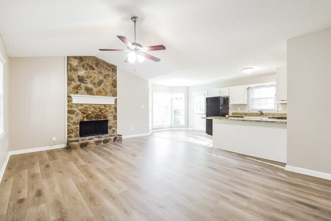 Building Photo - 217 Landing Dr