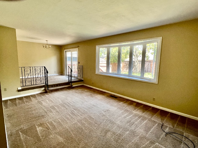 Building Photo - 811 Pescadero Dr