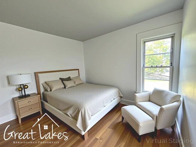 Foto del edificio - Lovely 4 Bedroom 2 Bathroom now available ...