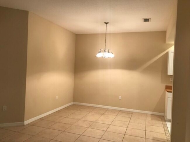 Foto del edificio - 3481 Home Town Ln