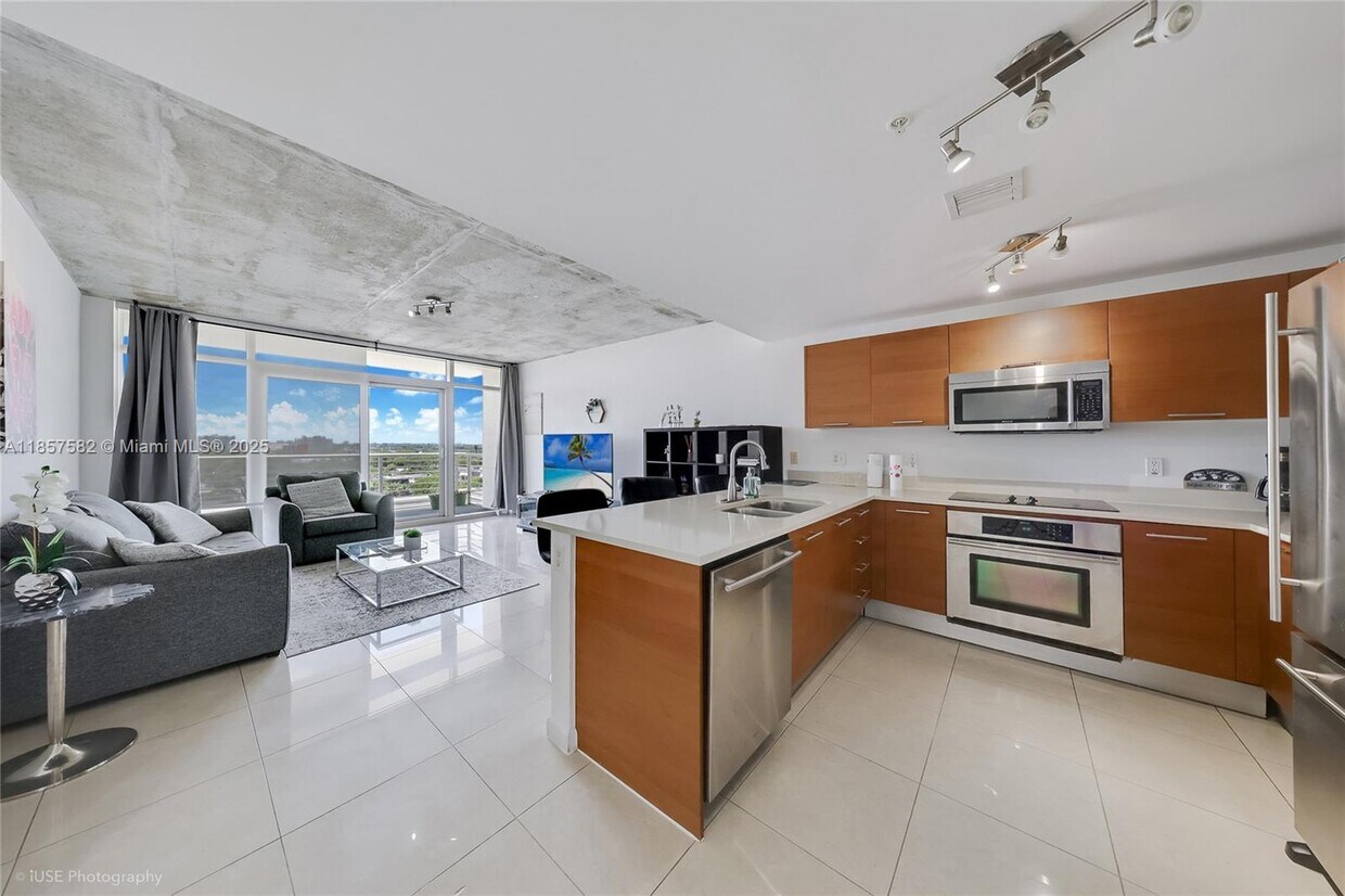 Foto principal - 3250 NE 1st Ave
