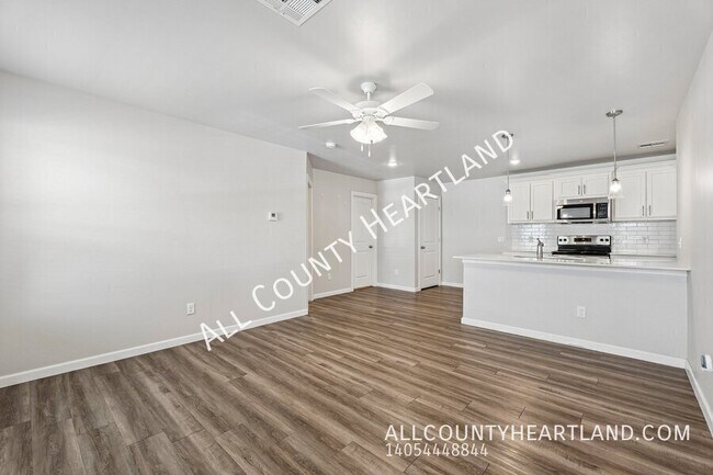 Foto del edificio - 12010 Rush St