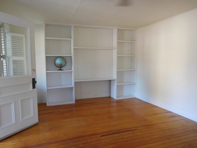 Building Photo - 712 Stone Harbor Ave