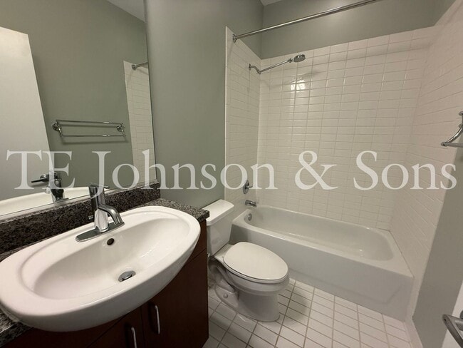 Building Photo - Modern Three Level Townhome in the Heart o...