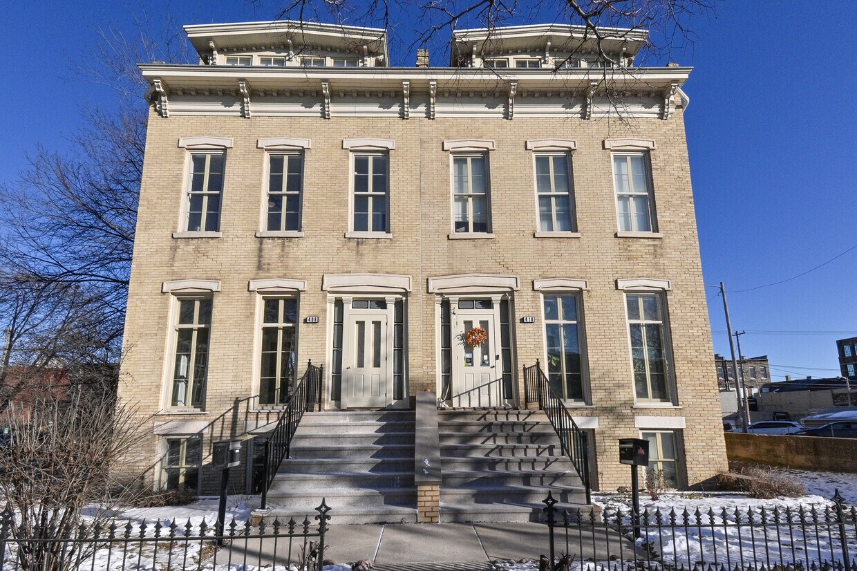 Primary Photo - 408 S 3rd St