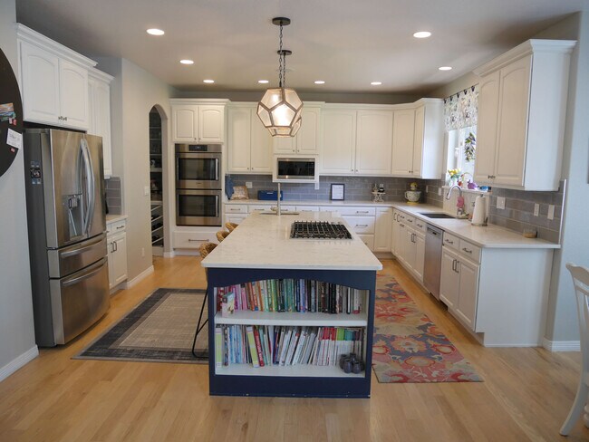 Building Photo - 21558 E Ottawa Cir