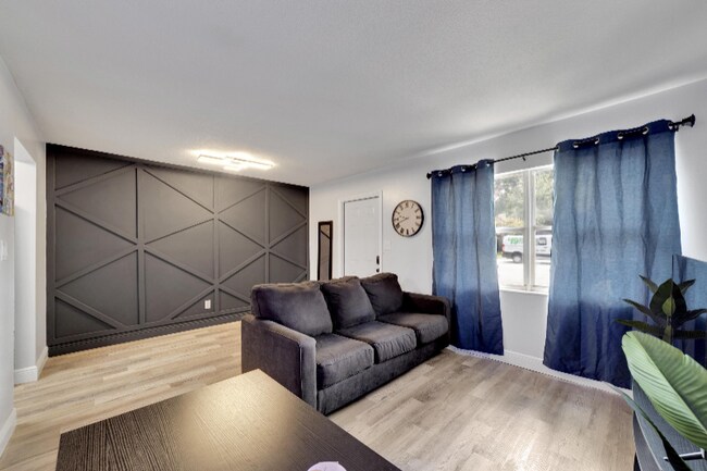 Foto del edificio - 4511 W McElroy Ave